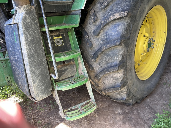 Used 2011 John Deere 7230R Row Crop Tractors at Horizon Ag & Turf in Barrhead, AB - Photo25