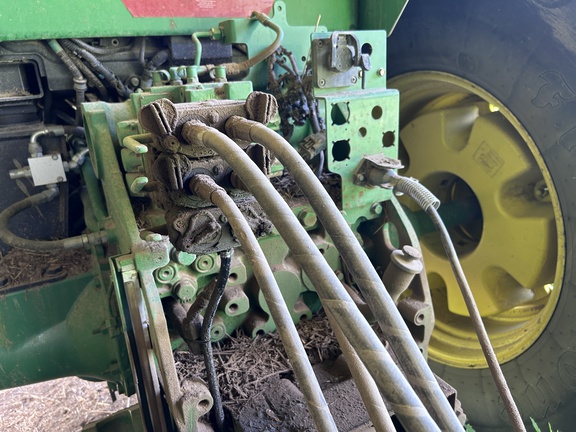Used 2011 John Deere 7230R Row Crop Tractors at Horizon Ag & Turf in Barrhead, AB - Photo28