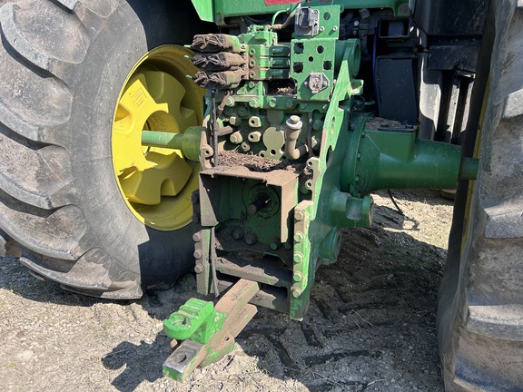 Used 2011 John Deere 7230R Row Crop Tractors at Horizon Ag & Turf in Barrhead, AB - Photo5