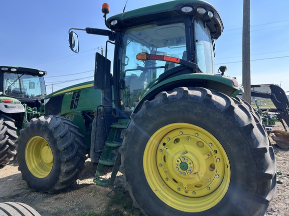Used 2011 John Deere 7230R Row Crop Tractors at Horizon Ag & Turf in Barrhead, AB - Photo7