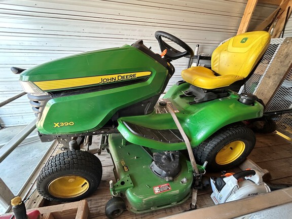 2023 John Deere X390 - Photo1