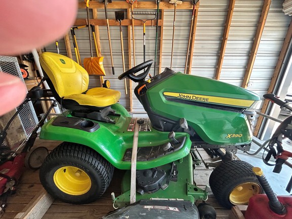 2023 John Deere X390 - Photo4