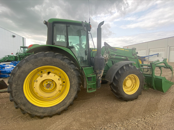 2017 John Deere 6145M