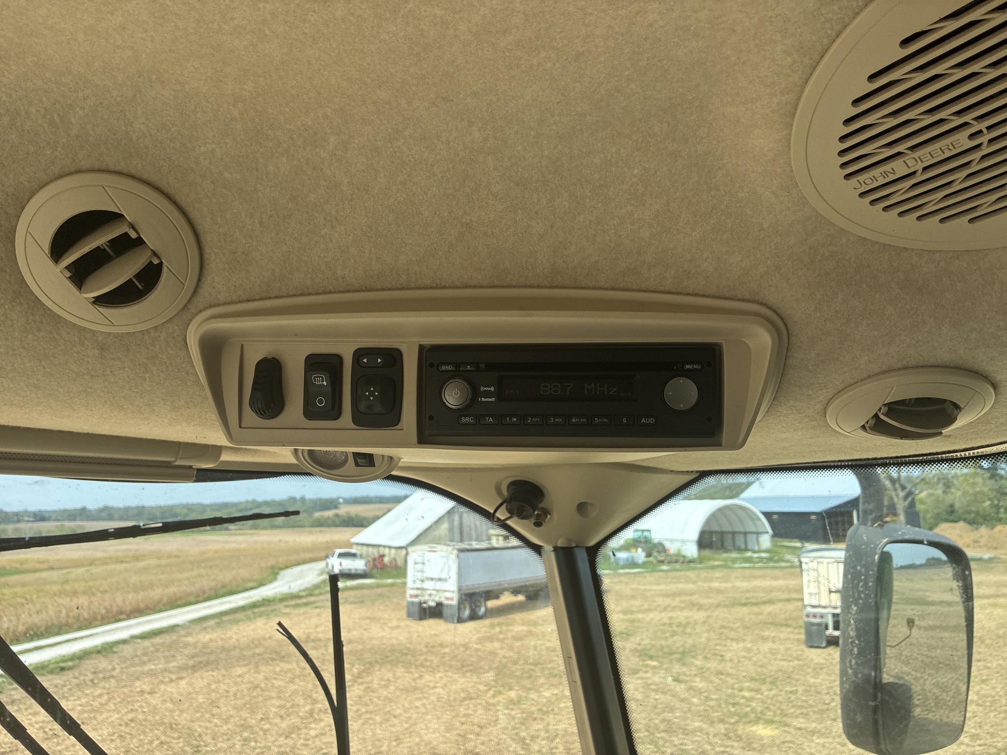 Used 2015 John Deere S680 Combines at Koenig Equipment in Greensburg, IN - PhotoXL6