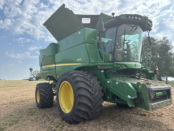 John Deere S680