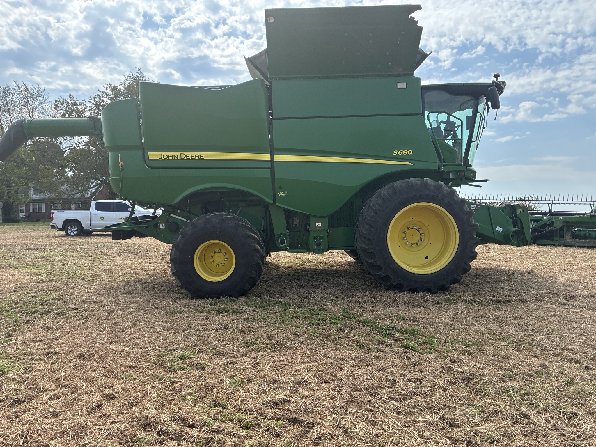 Used 2015 John Deere S680 Combines at Koenig Equipment in Greensburg, IN - PhotoXL1