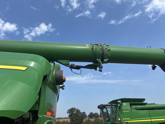 Used 2015 John Deere S680 Combines at Koenig Equipment in Greensburg, IN - Photo12