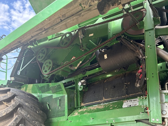Used 2015 John Deere S680 Combines at Koenig Equipment in Greensburg, IN - Photo13