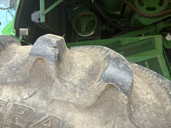 Used 2015 John Deere S680 Combines at Koenig Equipment in Greensburg, IN - Photo14