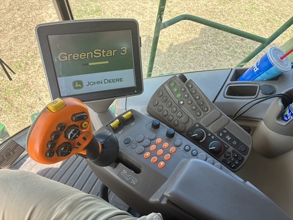 Used 2015 John Deere S680 Combines at Koenig Equipment in Greensburg, IN - Photo9