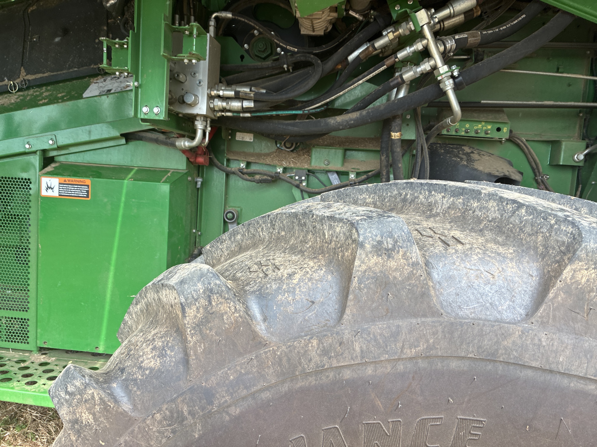 Used 2015 John Deere S680 Combines at Koenig Equipment in Greensburg, IN - PhotoXL20