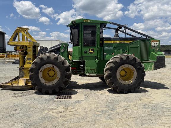 2023 John Deere 843L II