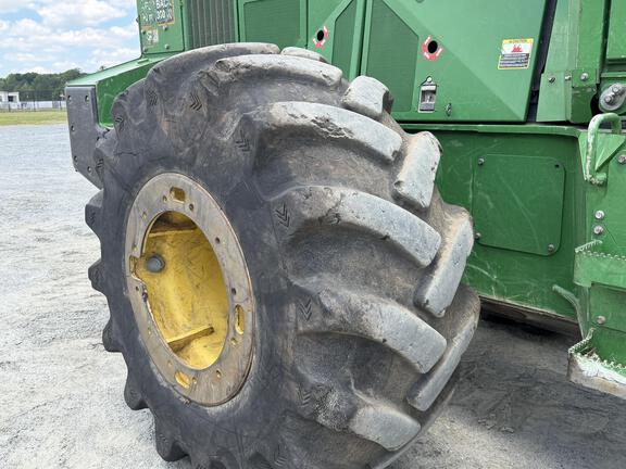 2023 John Deere 843L II
