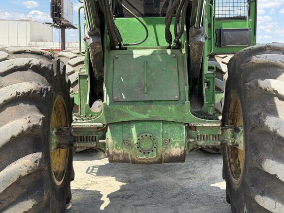 2023 John Deere 843L II