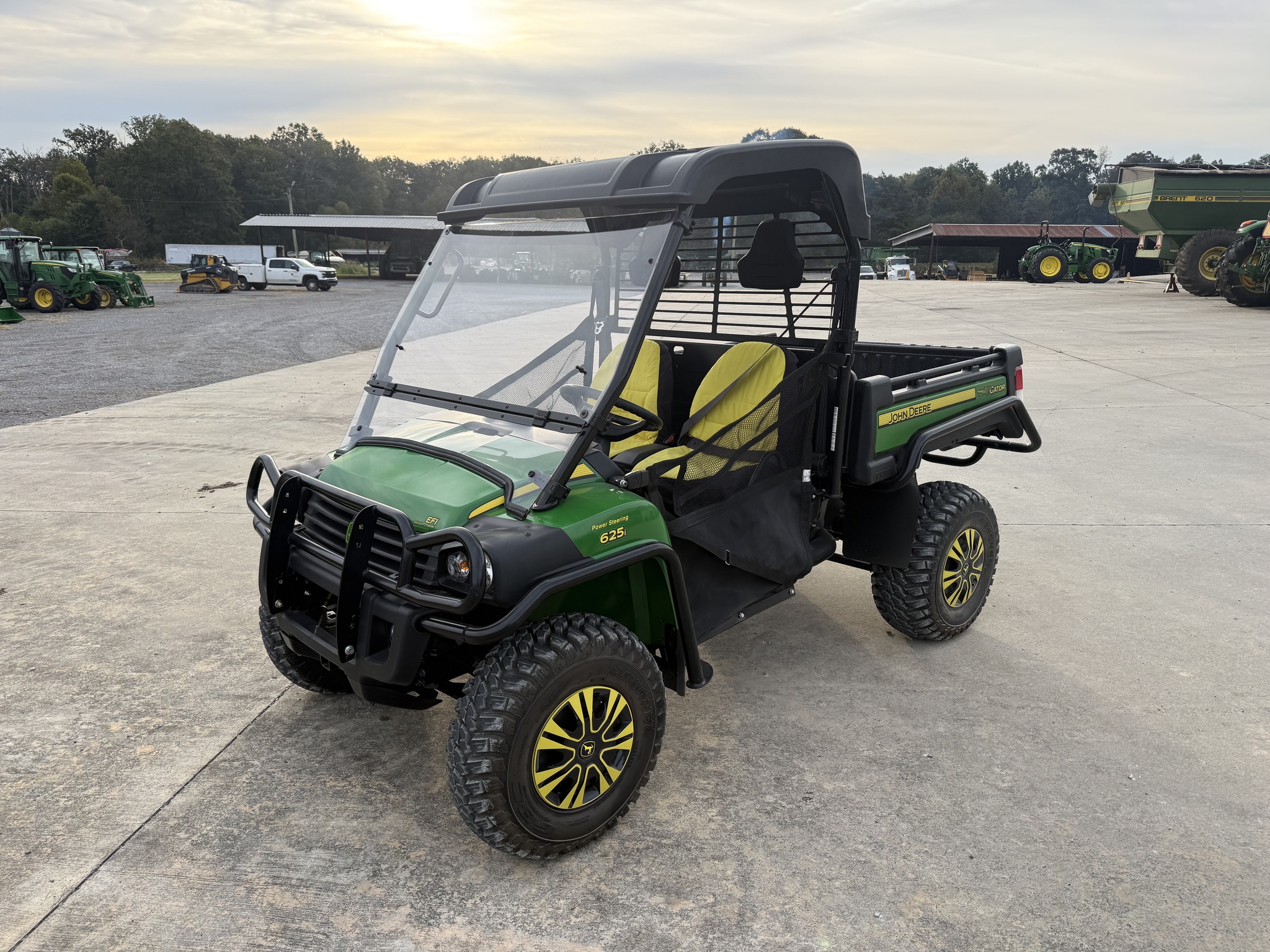 2016 John Deere XUV 625I GREEN