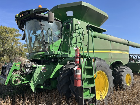  John Deere S680