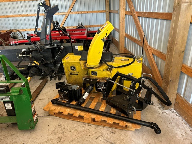 2018 John Deere 1025R Tractor