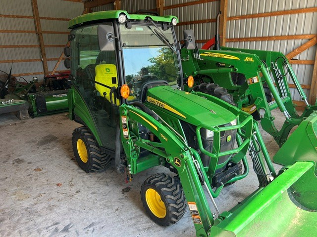 2018 John Deere 1025R Tractor