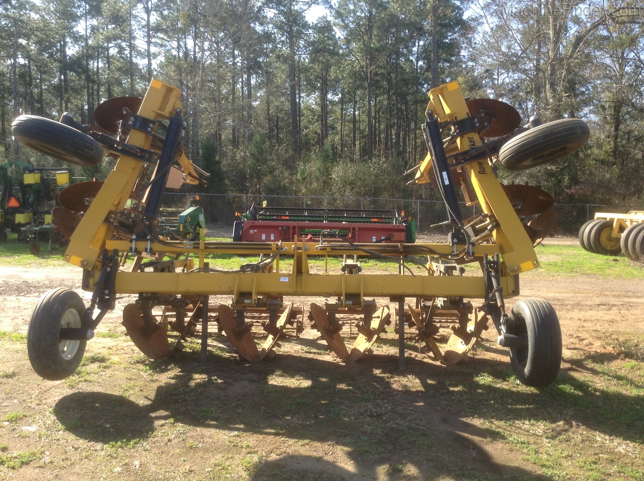 2011 D.L. Industries Row Stalker 8 R Image 3