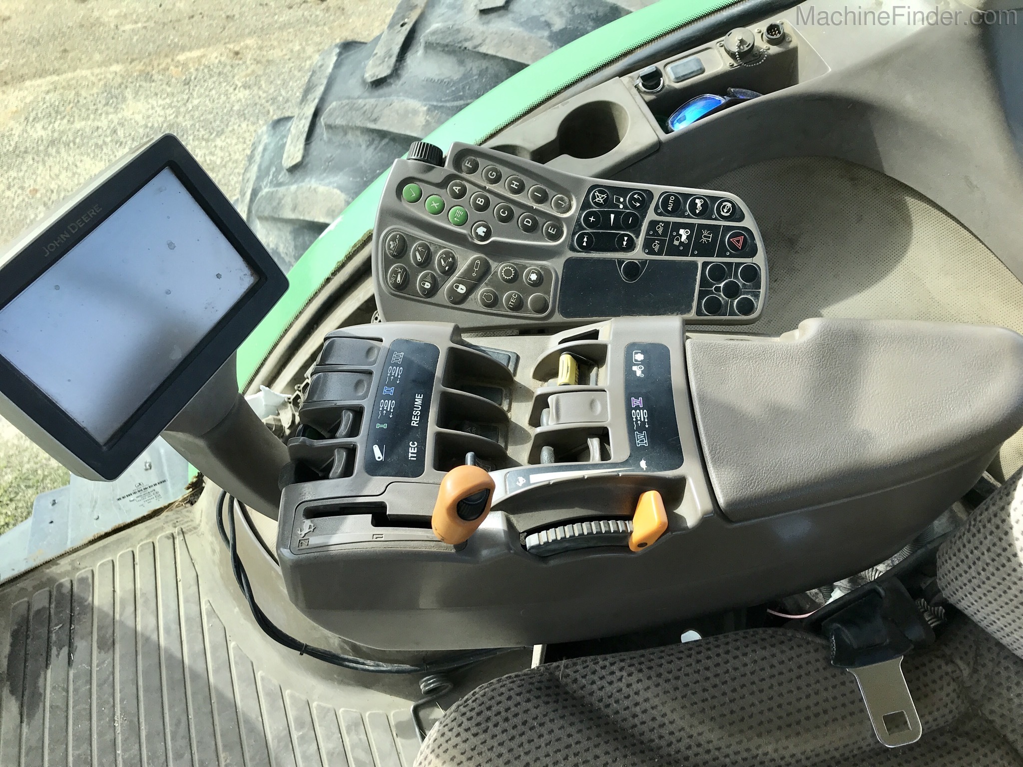 2012 John Deere 8285R Image 6