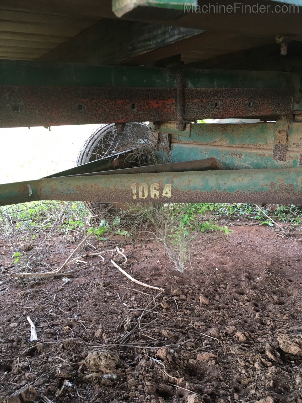 John Deere 1064 Image 2