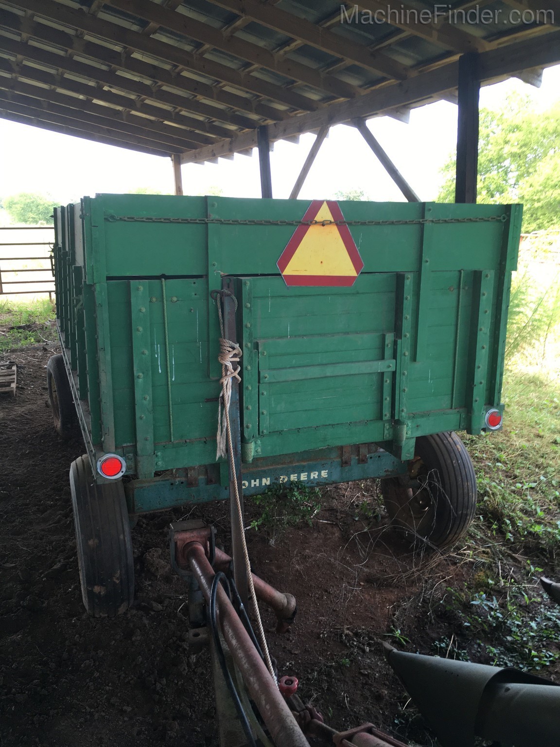 John Deere 1064 Image 1