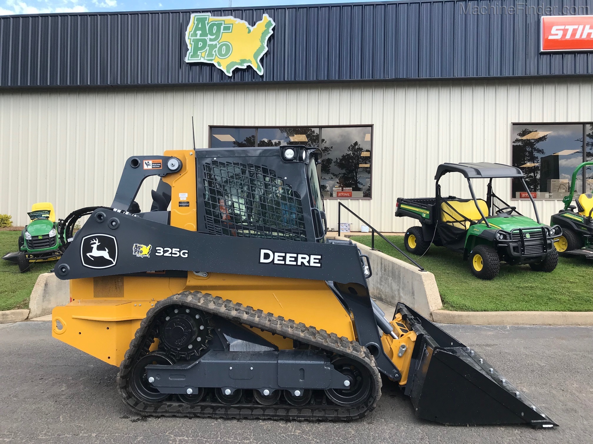 2021 John Deere 325G Image 2