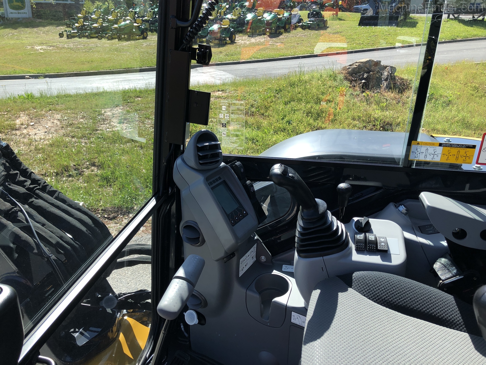 2020 John Deere 60G Image 6