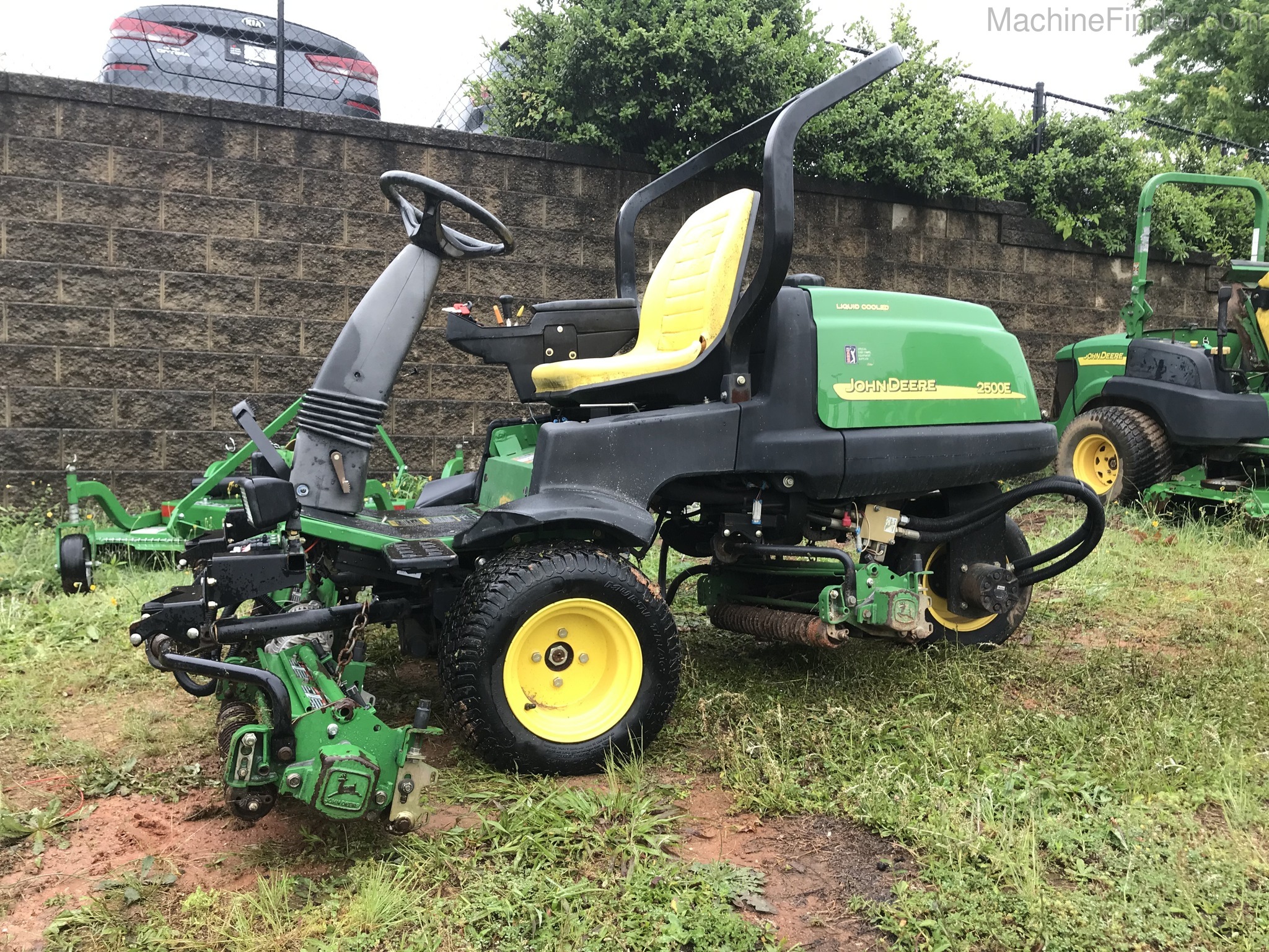 2006 John Deere 2500E Image 2
