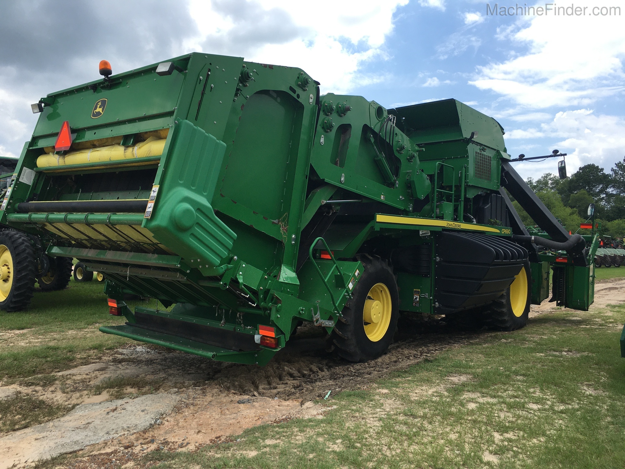 2016 John Deere CP690 Image 3
