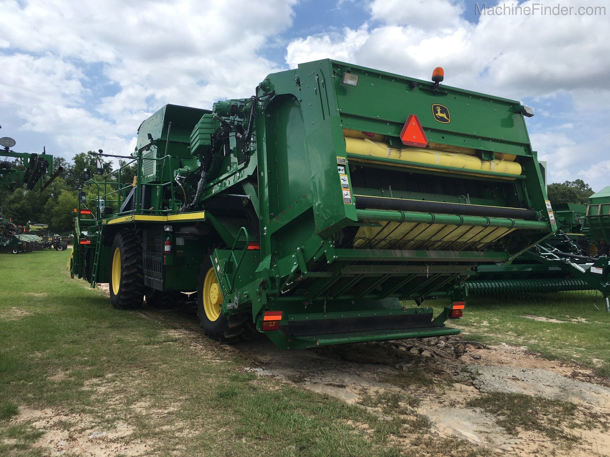 2016 John Deere CP690 Image 4