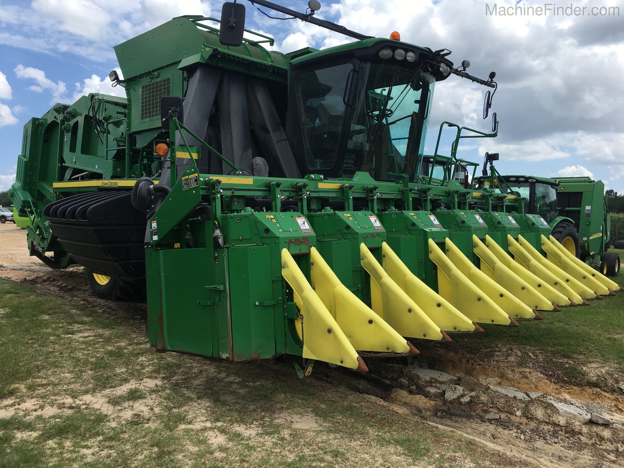 2016 John Deere CP690 Image 2