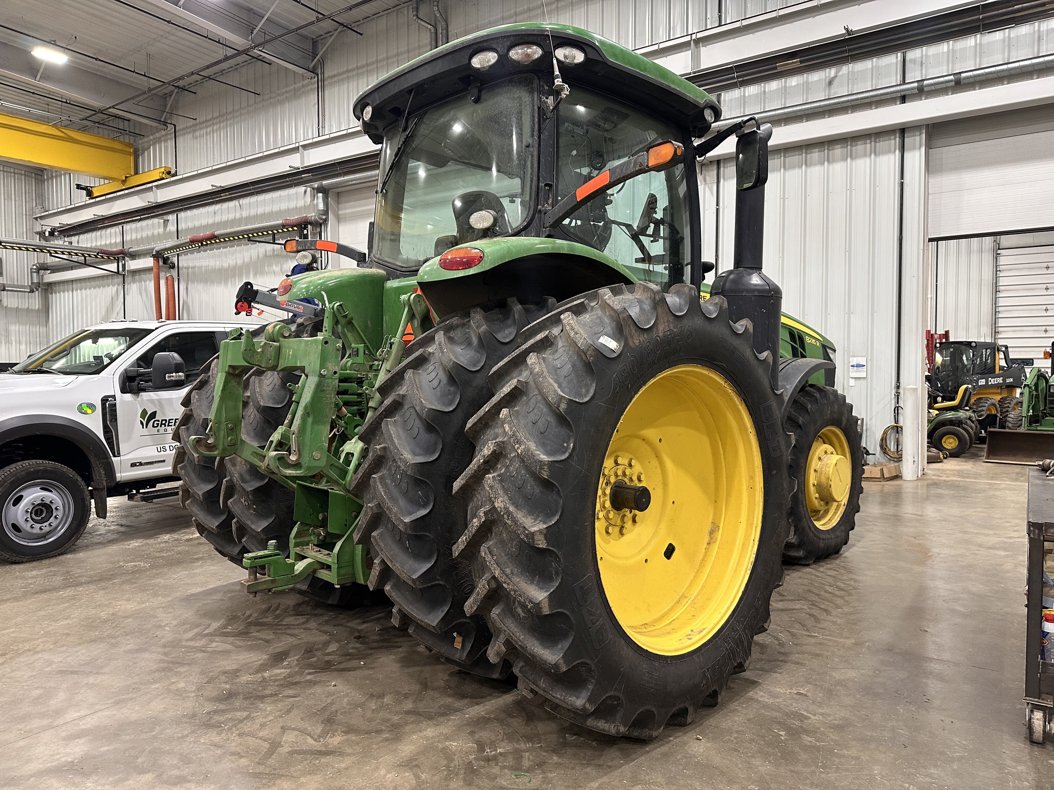 2012 John Deere 8235R Image 2