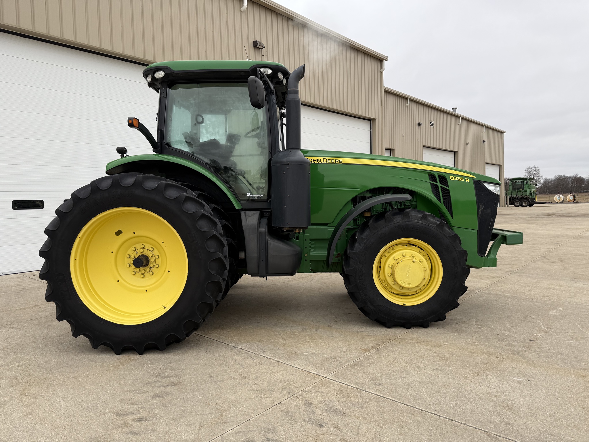 2012 John Deere 8235R Image 2