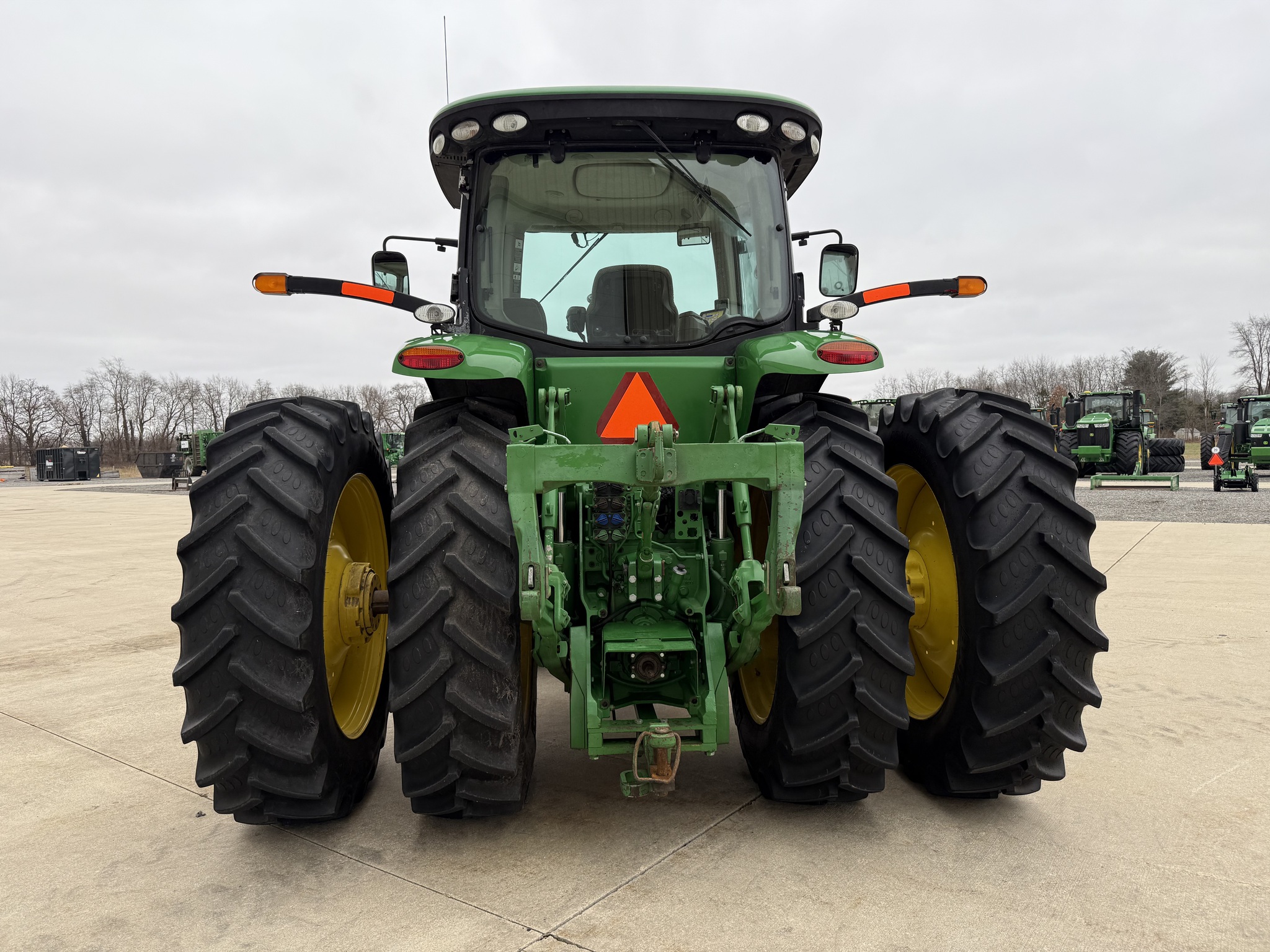 2012 John Deere 8235R Image 4