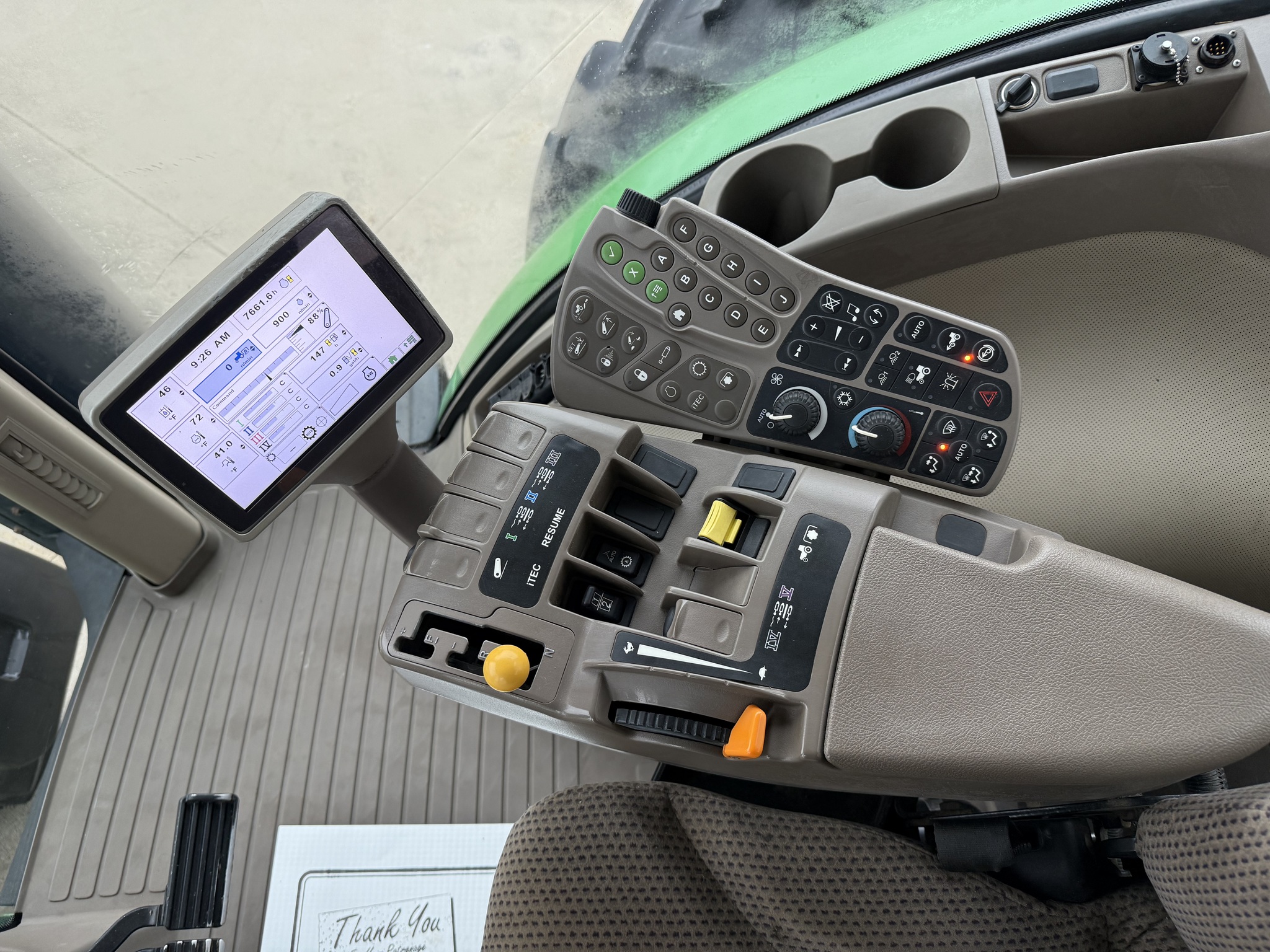 2012 John Deere 8235R Image 10