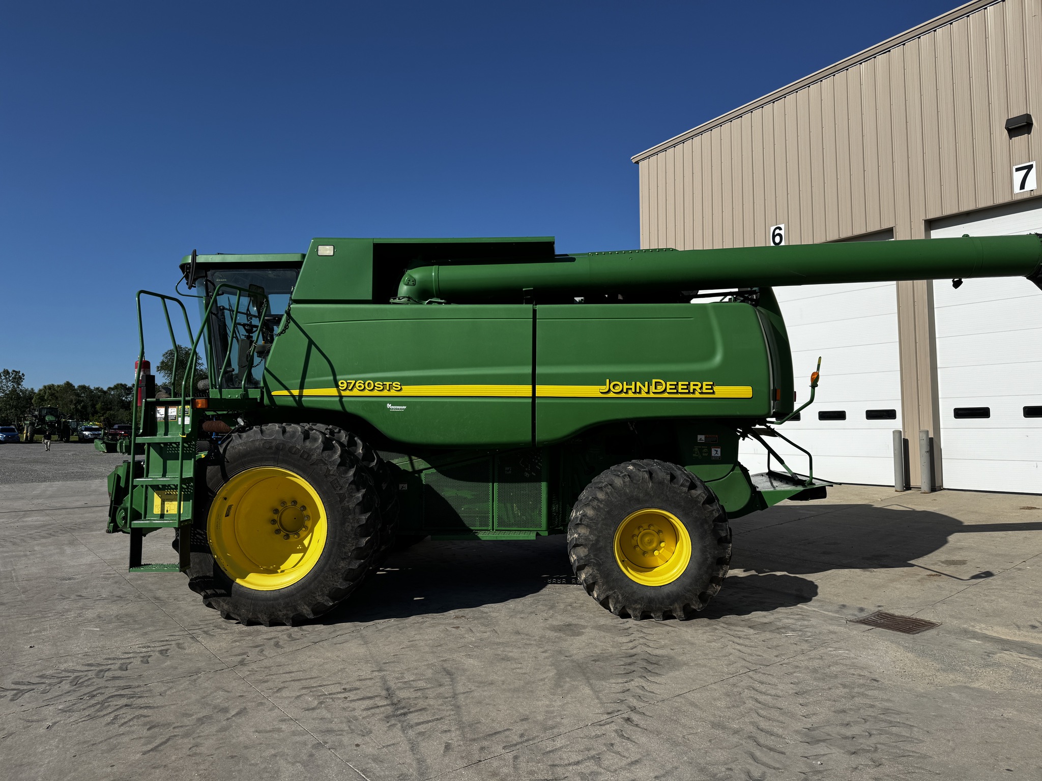 2005 John Deere 9760 STS Image 8