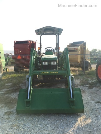 2002 John Deere 5220 Image 2