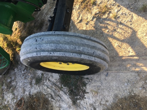 2002 John Deere 5220 Image 3