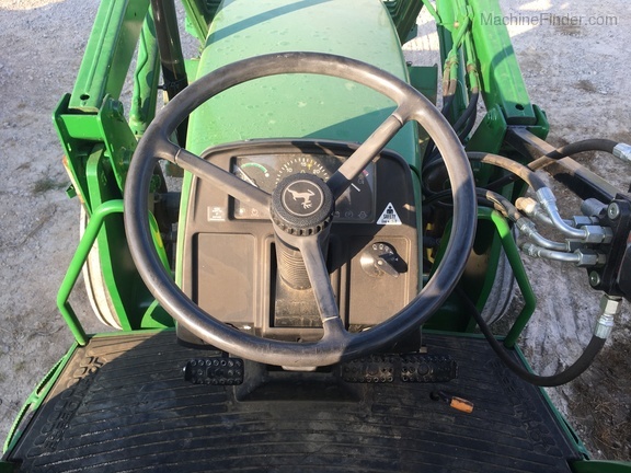 2002 John Deere 5220 Image 10