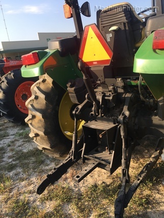 2002 John Deere 5220 Image 5