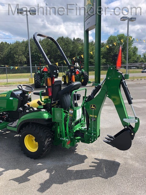 2020 John Deere 1025R Image 2