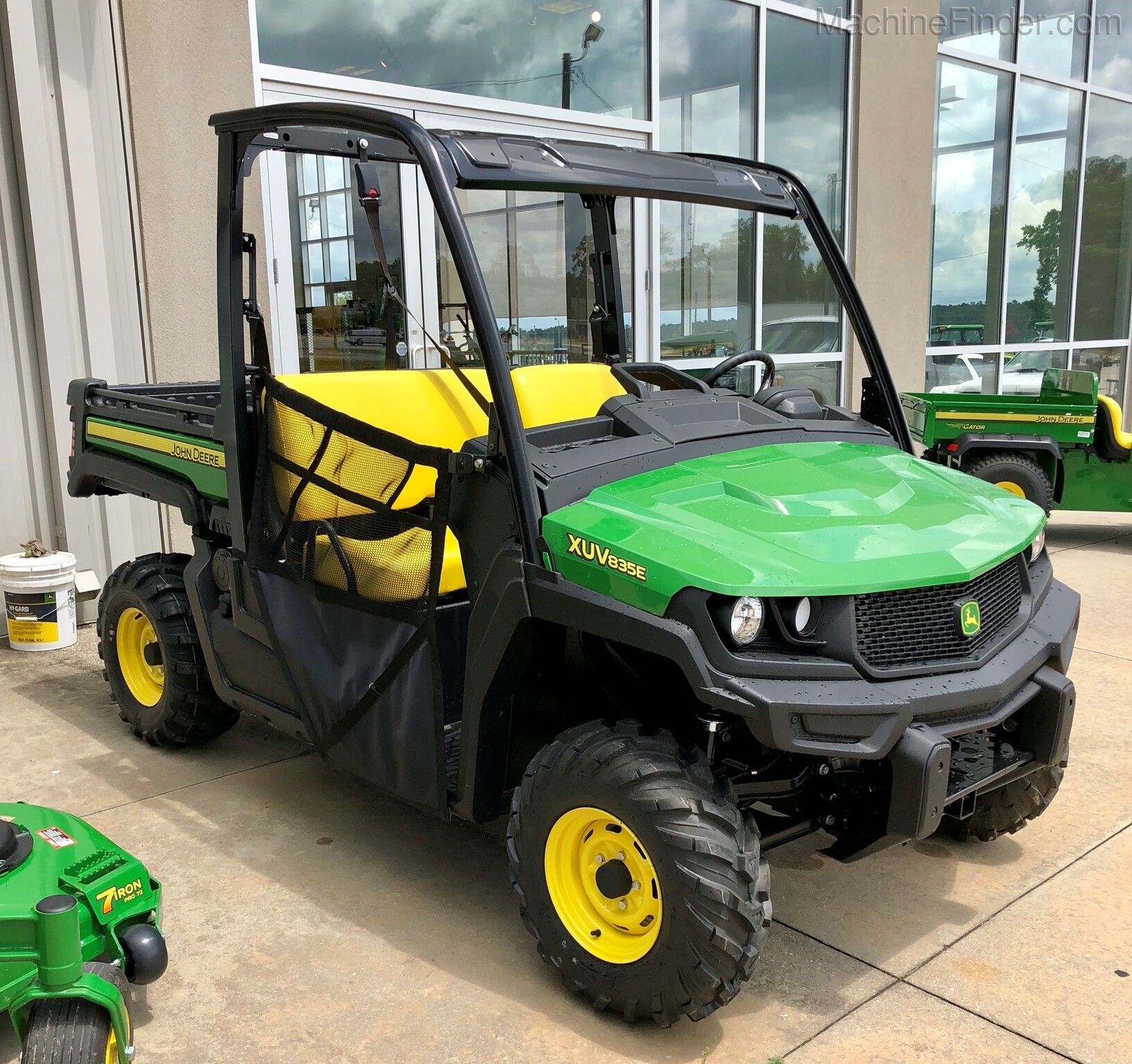 2020 John Deere XUV835E Image 4