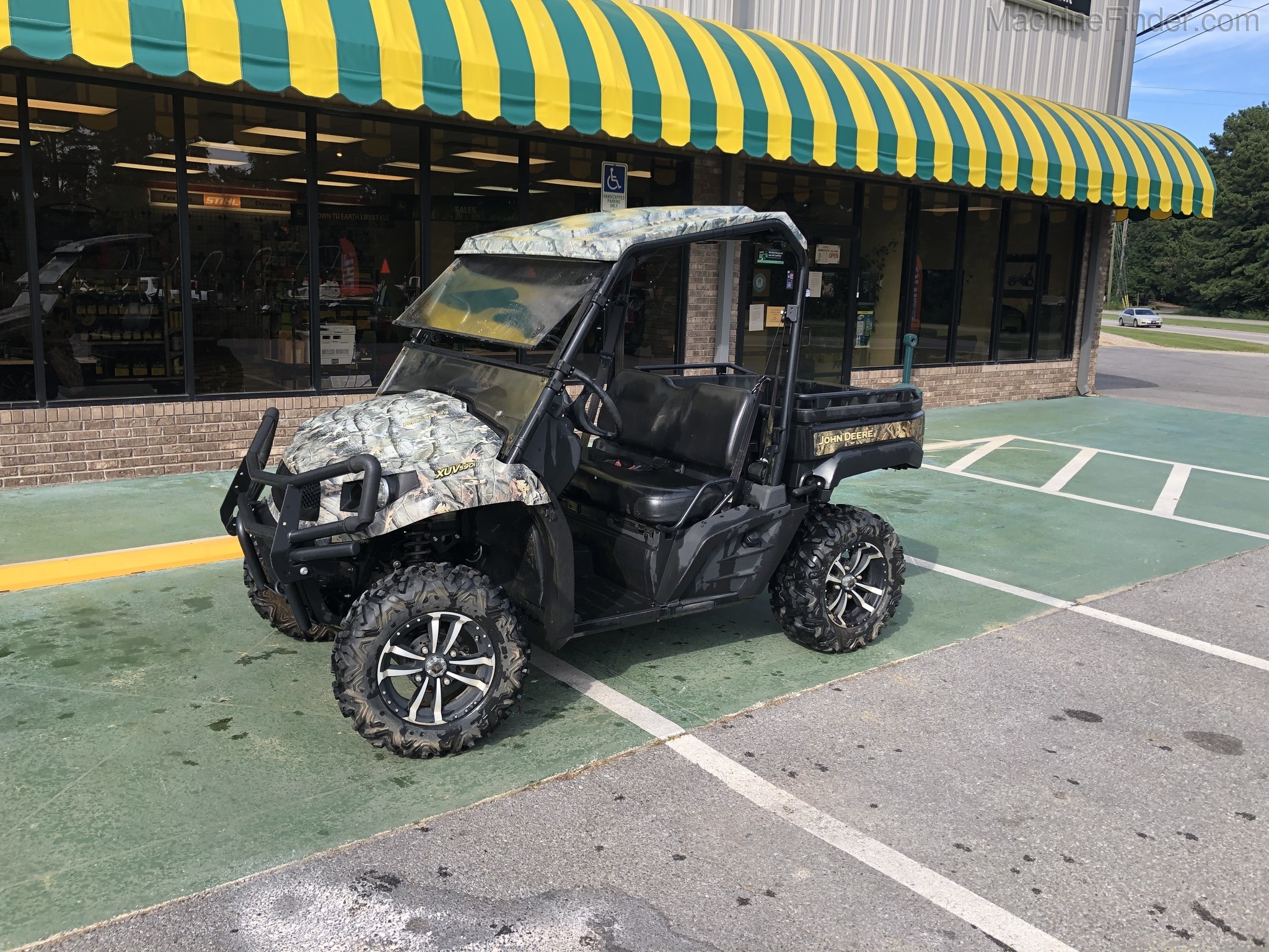 2016 John Deere 590i Image 2