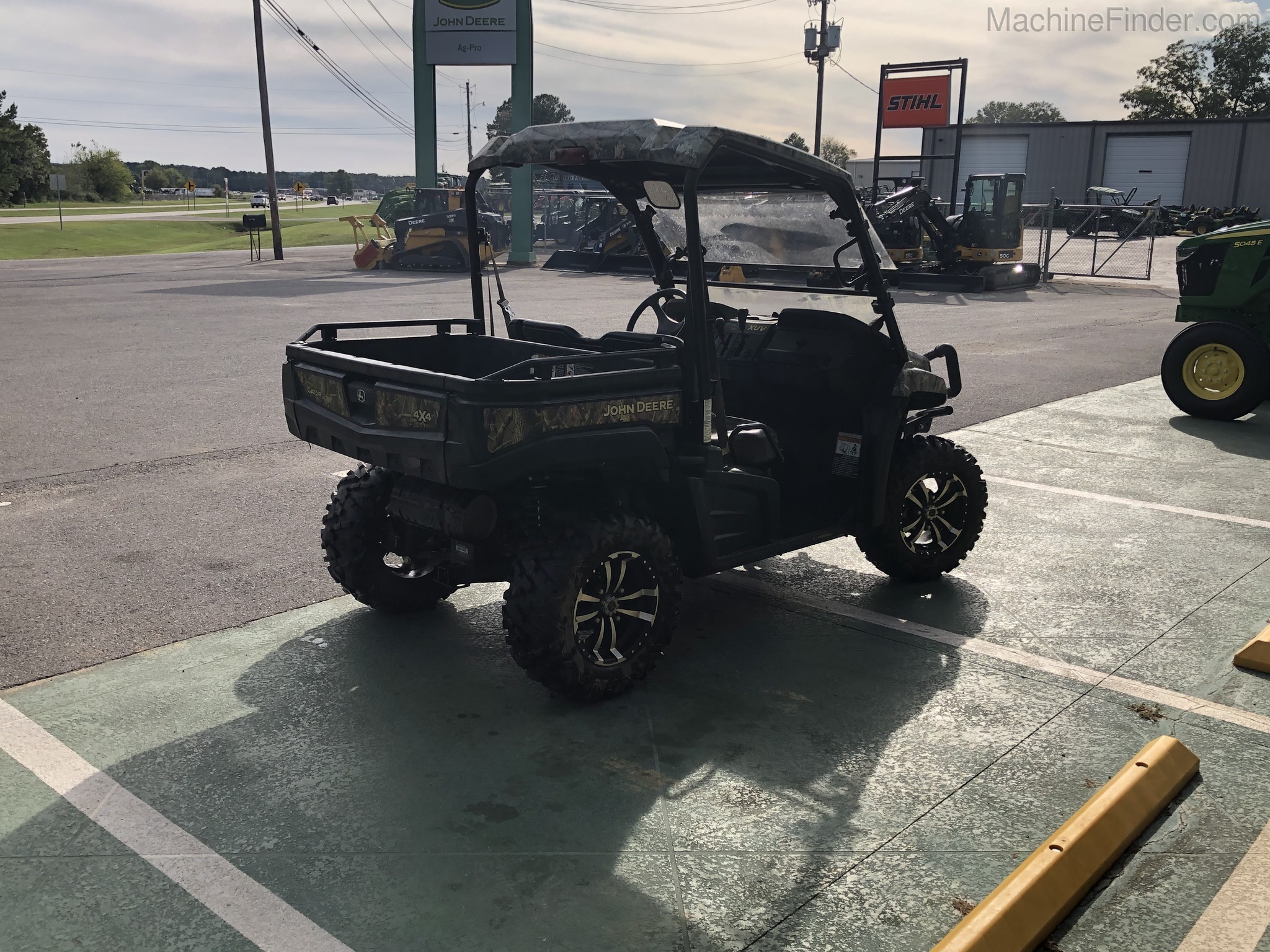 2016 John Deere 590i Image 5