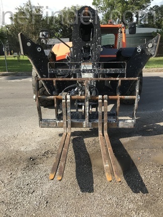 2019 JLG 1055 Image 8