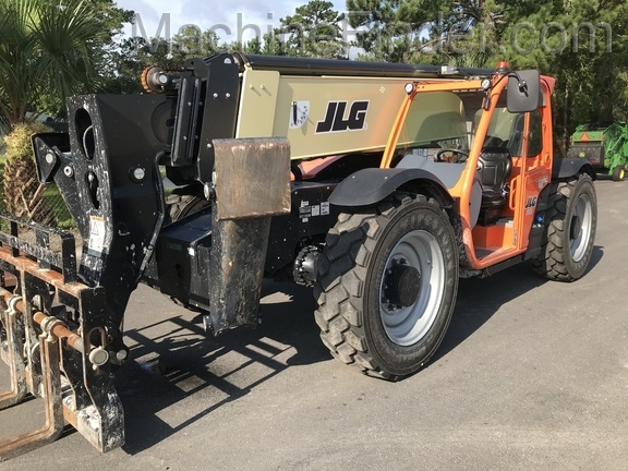 2019 JLG 1055 Image 2