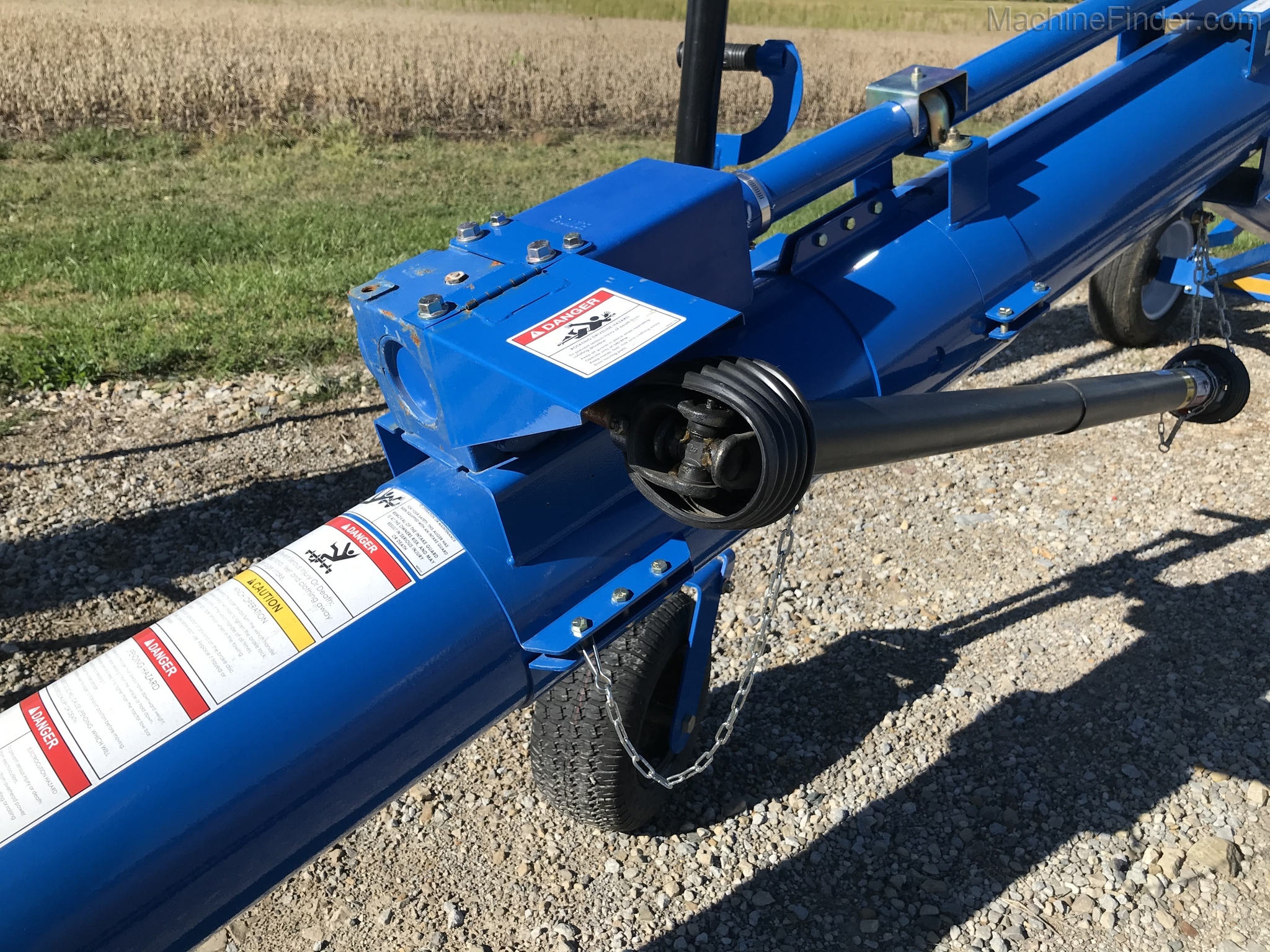 2020 Brandt 1032 Image 6