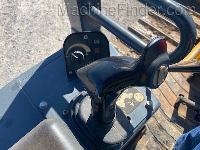 2015 John Deere 450J Image 11