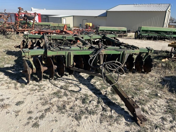 John Deere 1630 Image 1